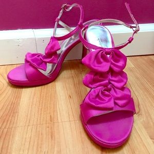 Pink bow heels